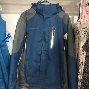 NWT Small Free Country Mens Jacket Blue and Gray